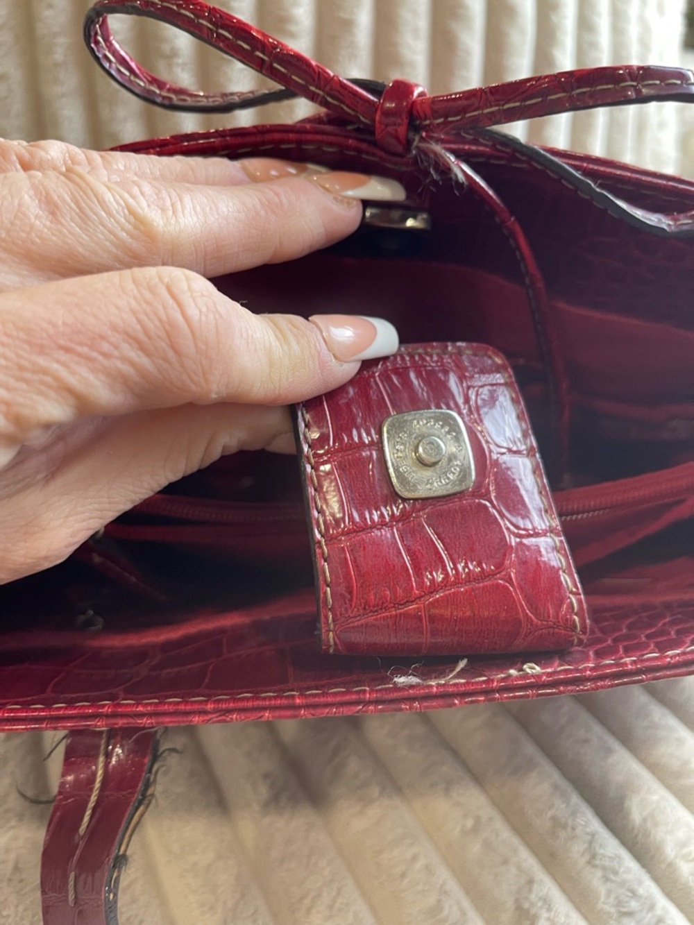 Liz Claiborne Croc-Embossed Tote in Deep Wine - Picture 8 of 9